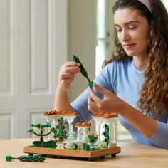 LEGO® Icons: Градина с фонтани (10359) изображение 4