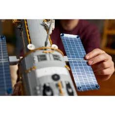 LEGO® Icons: Космически телескоп Хъбъл (11383) изображение 10