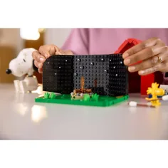 LEGO® Ideas: Peanuts: Къщата на Снупи (21368) изображение 13