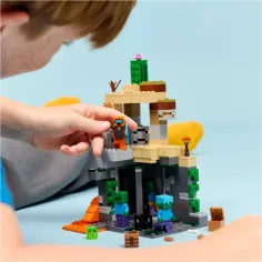LEGO® Minecraft: Зомбиказамата (21587) изображение 5