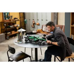 LEGO® Technic: Aston Martin Aramco AMR25 F1® кола (42240) изображение 13