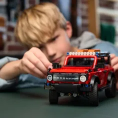 LEGO® Technic: Ford Bronco® SUV (42213) изображение 6