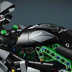 LEGO® Technic: Мотоциклет Kawasaki Ninja H2R (42170) изображение 3