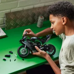 LEGO® Technic: Мотоциклет Kawasaki Ninja H2R (42170) изображение 5
