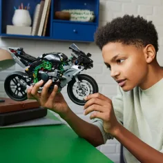 LEGO® Technic: Мотоциклет Kawasaki Ninja H2R (42170) изображение 6