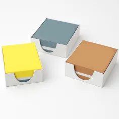 Лепен блок за бележки в различни цветове 500 листа 8,5x8,5x4,5cm