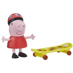 Пепа прасенце: Комплект фигурки на Пепа прасенце с каска и скейтборд - Hasbro