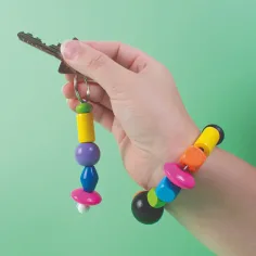 PlayBox: Цветен дървен комплект мъниста за нанизване в кофа 190гр изображение 2