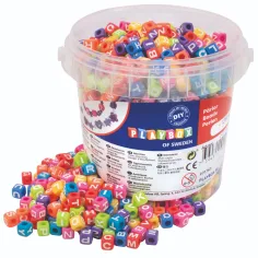 PlayBox: Комплект цветни буквени мъниста 1250 бр. 7x7x7mm