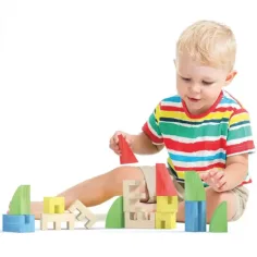 Quercetti: ToyTown Basic 15-бройна дървена конструкторска играчка изображение 3