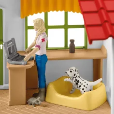 Schleich: Farm World - Ветеринарна клиника с жребче и домашни любимци комплект (42502) изображение 2