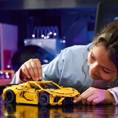 LEGO® Technic: Chevrolet Corvette Stingray (42205) изображение 4
