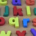 ABC цветна дървена малка буква пъзел 30x22см изображение 2
