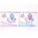 Красивата момиче с маса за гримиране с аксесоари в два варианта